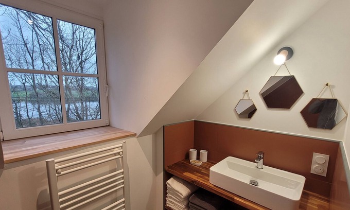 Saint-Helen Casa | "chantoiseau" Gîte Spacieux et Apaisant Avec SPA Extérieur Privatif