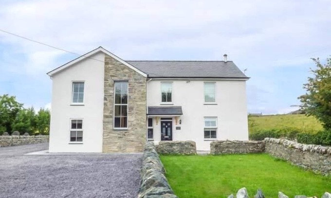Elim Cabaña | Casa Capilla, LLANDDEUSANT