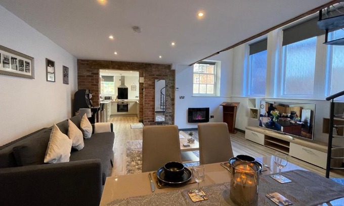 Wirksworth Casa | Chapel row 1