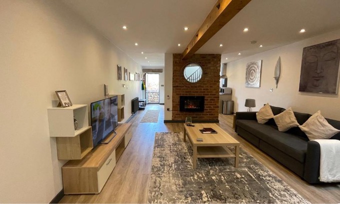 Wirksworth Casa | Chapel Row 2