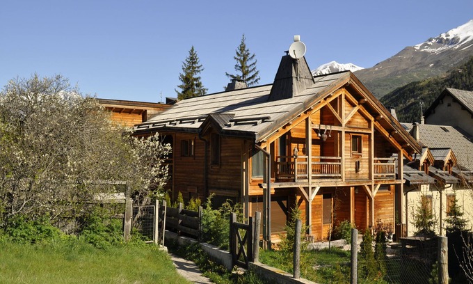 La Salle-les-Alpes Apartamento | Apartamento de carácter en chalet al pie de las pistas en Serre Chevalier 1400