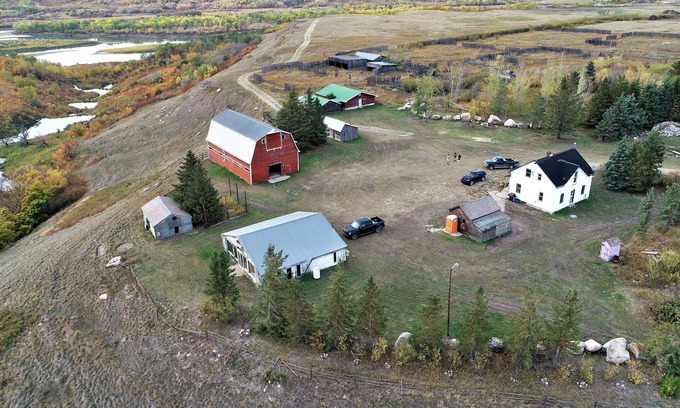 West Central Saskatchewan Otro | Casa de campo de carácter en un hermoso campo