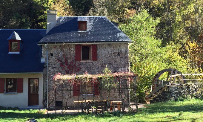 Jezeau Otro | Casa de carácter construida en un antiguo molino - capacidad para 6 2 habitaciones grandes