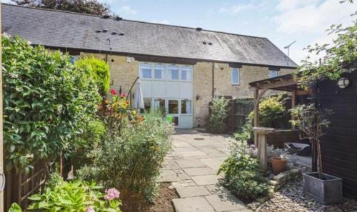 Wheatley Casa | Character Village property