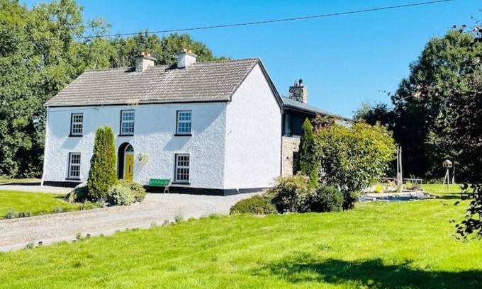 Ballycumber Otro | Characterful and contemporary 5 bedroom farmhouse