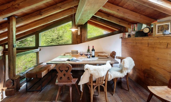 Valtournenche Chalet De Esquí | Characteristic rustic-style rascard in an panoramic hamlet with Matterhorn view