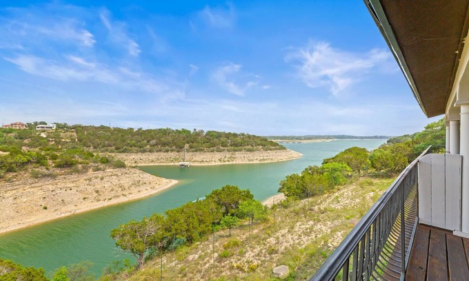 Lago Vista Casa | Chardonnay Haus - Unit C