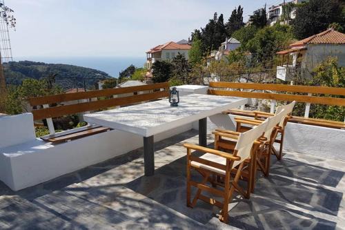 Alonissos Casa | Chariklia Traditional House