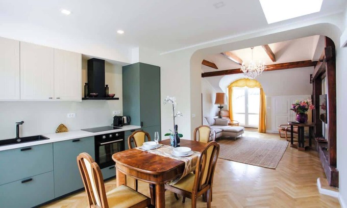 Stare Mesto Apartamento | Charles bridge unique maisonette