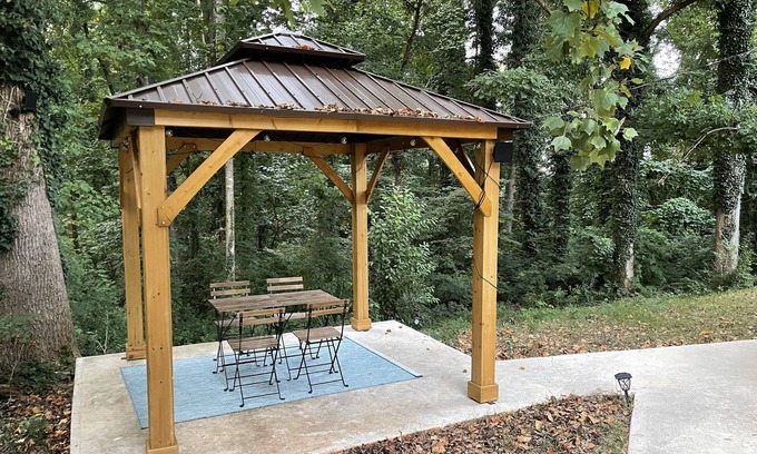 Executive Park Casa | Charlotte 5br/2bath home