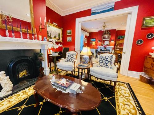 Queens Square Cama Y Desayuno | Charlotte's Rose Inn