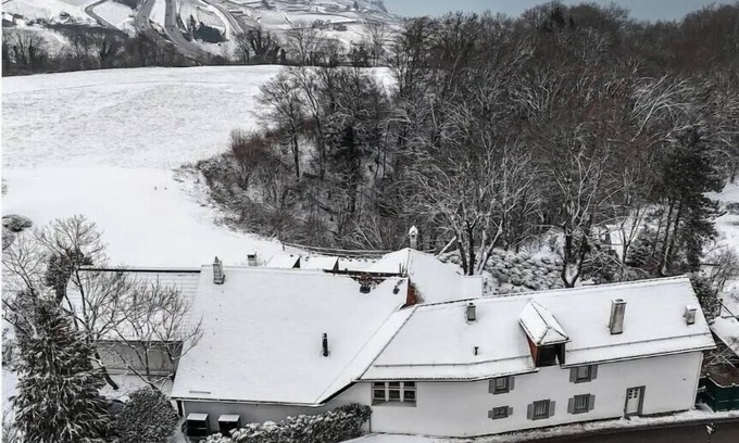Bourg-en-Lavaux Apartamento | Charm and Calm in Grandvaux - Lavaux - Garden Level