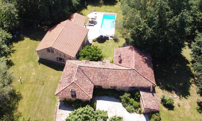 Vergt Casa | Antigua casa de labranza restaurada con piscina climatizada y jacuzzi en absoluta calma