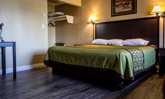 Burney Hotel | Charm Motel & Suites