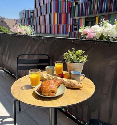 La Courneuve Apartamento | Charmant appartement avec balcon proche de Paris