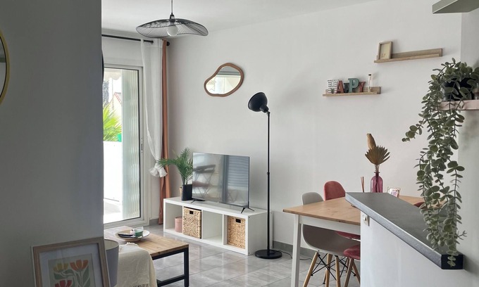 Golfe Juan Apartamento | Charmant Deux Pièces à 500 m des Plages. A 5 Minutes de Cannes!