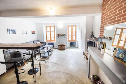 Seix Apartamento | Charmant duplex sous le château au coeur de Seix