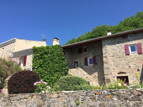 Veranne Casa | Charmant gîte avec poêle à bois, terrasse et jardin, sentiers rando, 1 chambre + mezzanine - FR-1-496-256