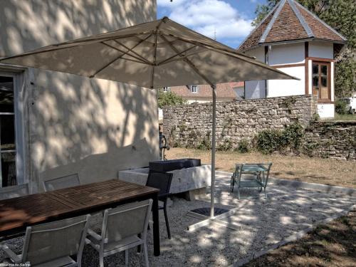 Montagney Casa | Charmant gîte rénové avec terrasse et parking au cœur de Montagney - FR-1-583-482