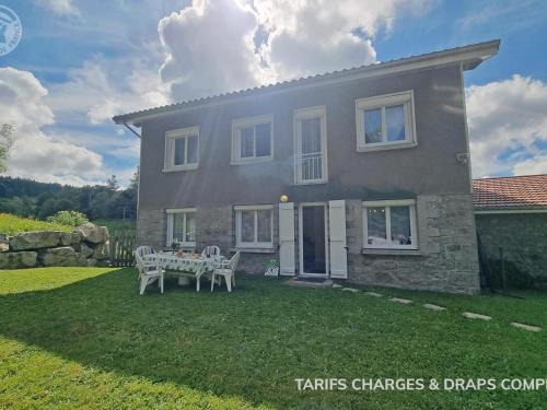 Marlhes Casa | Charmant Gîte Rénové avec Jardin Privatif, Wifi inclus - FR-1-496-331