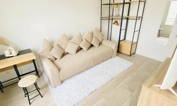 La Garenne-Colombes Apartamento | Charmant studio calme, proche La Défense & Paris