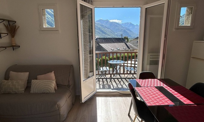 Bielle Apartamento | Charmant T2, vue Montagne et Piscine Couverte
