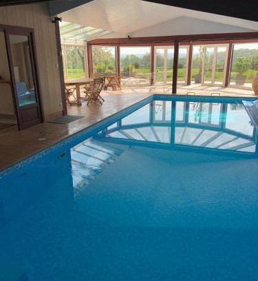 Saint-Marc-sur-Couesnon Casa | Charmante maison avec piscine