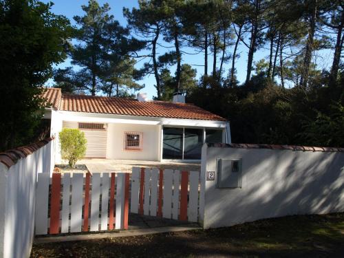 Saint-Jean-de-Monts Casa | Charmante maison rénovée en lisière de forêt, 600m de la plage, 2 jardins clos, confort moderne - FR-1-323-371
