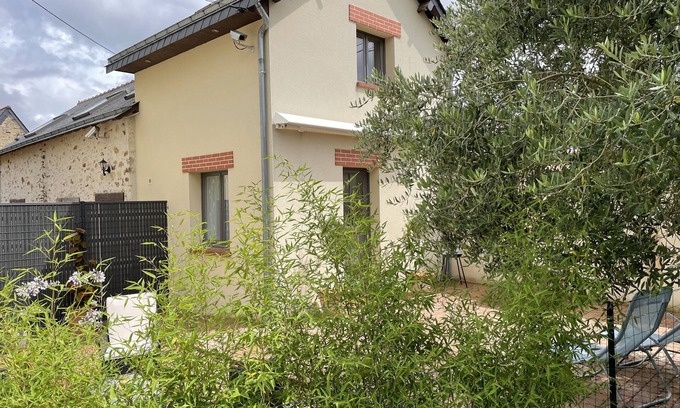 Chambellay Casa | Charmante Maisonnette au Bord de la Mayenne