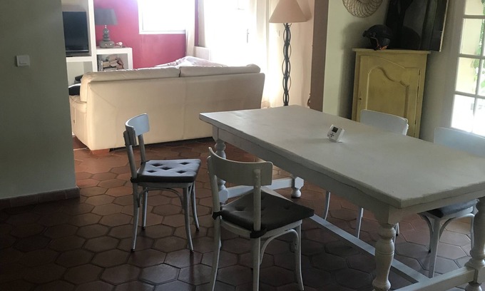 Le Val Casa | Charmante Villa au Calme Avec Jardin Arboré