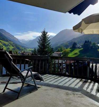 Klosters-Serneus Apartamento | Charmante Wohnung im Dorfkern