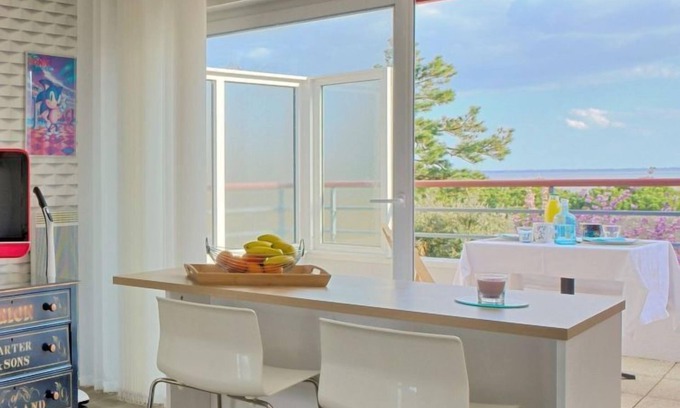 Saint-Nazaire Apartamento | Charme de Villès Martin by Interhome