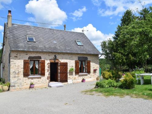 Crisse Casa | Charme et Authenticité en Forêt Maine Normandie : Demeure Rénovée avec Jardin, Idéale pour Séjour Détente - FR-1-410-186