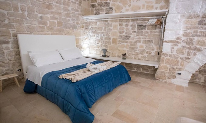 Trani Cama Y Desayuno | Charmeroom - Dimora d'incanto
