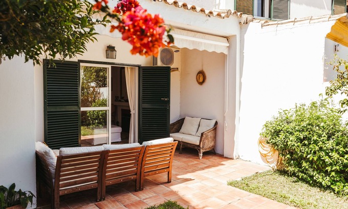 El Puerto de Santa Maria Chalet De Esquí | Charming 3-bedroom beachside chalet with WiFi & AC, in El Puerto de Santa María