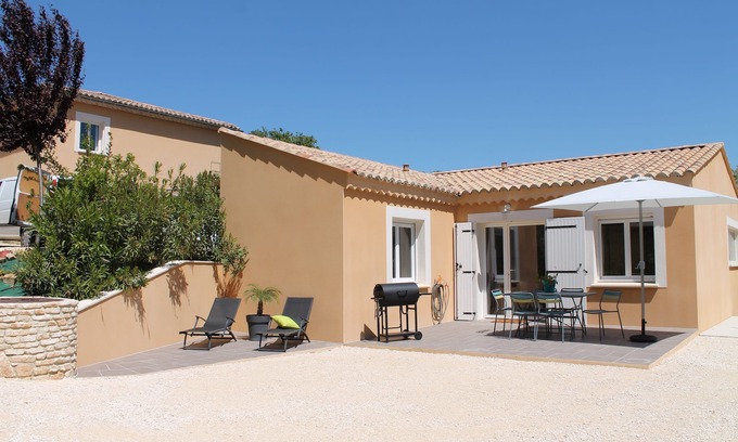 Saint-Julien-de-Peyrolas Cabaña | Encantadora casa de campo, Gargantas del Ardèche.