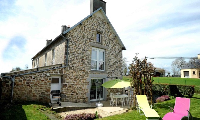 Champcervon Cabaña | Casa luminosa entre Villedieu y Mont Saint Michel, ideal familias y mascotas