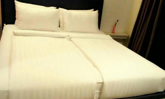 Suan Luang Hotel | Charming Double Room in Hotel close to Airport