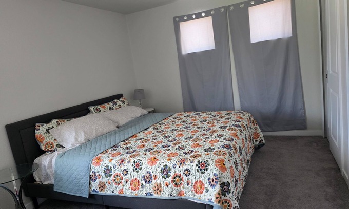 Northgate Casa | Charming 1-bedroom in marvelous Colorado Springs with WiFi, AC