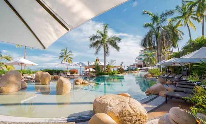 Conchas Chinas Complejo | Charming 1-bedroom resort in terrific Puerto Vallarta with AC