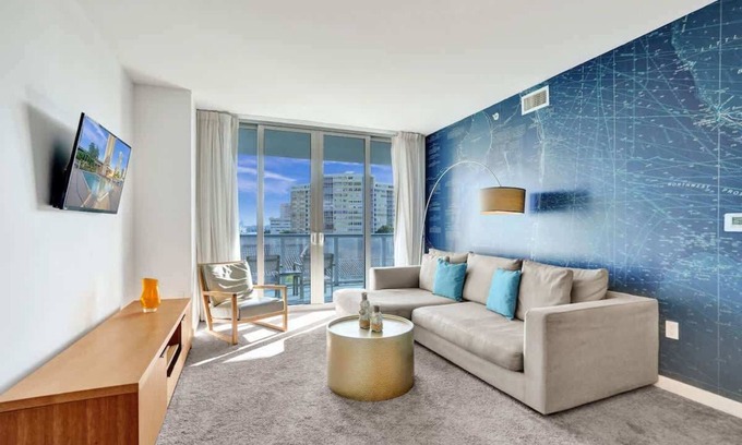 Hallandale Beach Apartamento | Charming 1-Bedroom Condo Steps from the Ocean 505