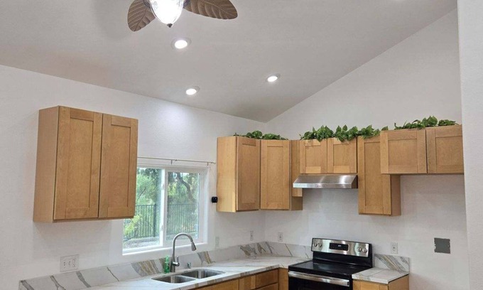 Moreno Valley Casa | Charming 1-bedroom 500 Sq. Ft. back house in nice neighborhood of Moreno Valley,