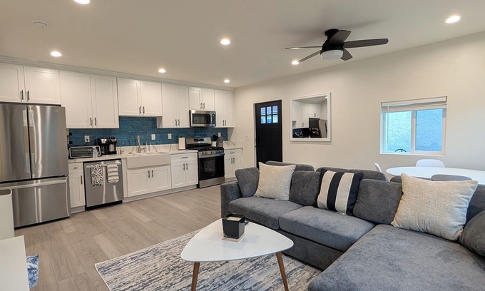 Santa Clarita Casa | Charming 1-bedroom house in Santa Clarita