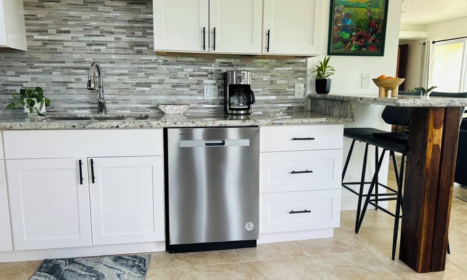 Green Cay Apartamento | Charming 1-bedroom apartment in Christiansted overlooking the Caribbean Sea
