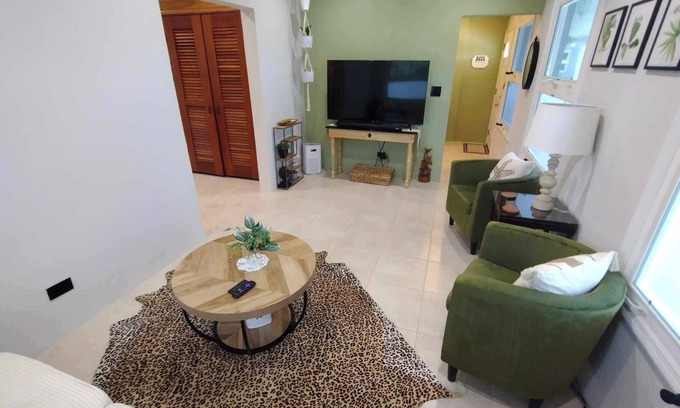 Estate Union and Mount Washington Apartamento | Charming 1-Bedroom Apartment on Beautiful St. Croix, USVI with Pool & Ocean View