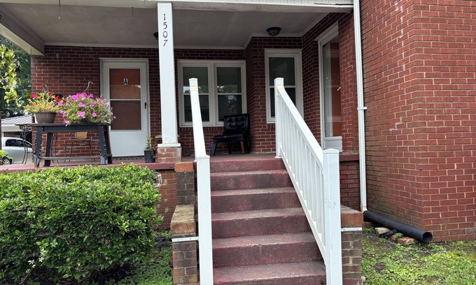 Burlington Apartamento | Charming 1 Bedroom, 1 Bathroom Apartment