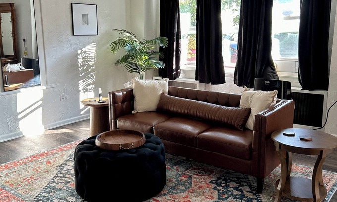 Greensburg Apartamento | Charming 1-bedroom apartment in Southwest Greensburg - close to everything.