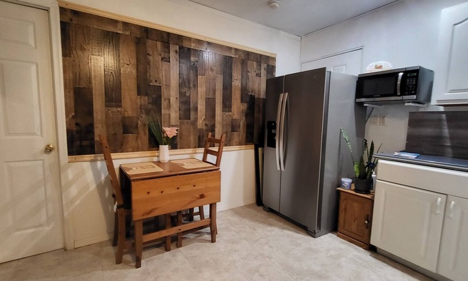 New Castle Apartamento | Charming 1-bedroom apartment ,living room, Kitchen, Dining, Bathroom, Patio etc