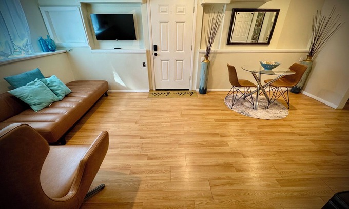 Naugatuck Apartamento | Charming 1-bedroom apartment in Naugatuck available for short term rental.
