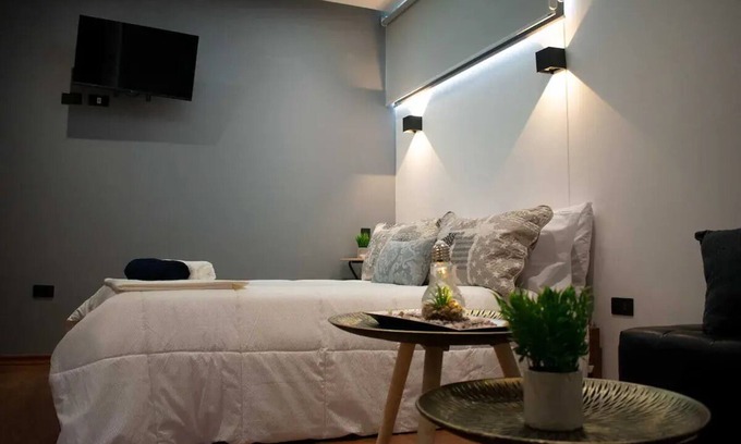 La Primavera Apartamento | Charming 1-bedroom apartment in pleasant Quito with WiFi